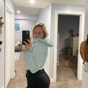 ALPHALETE PALE BLUE CROP HOODIE